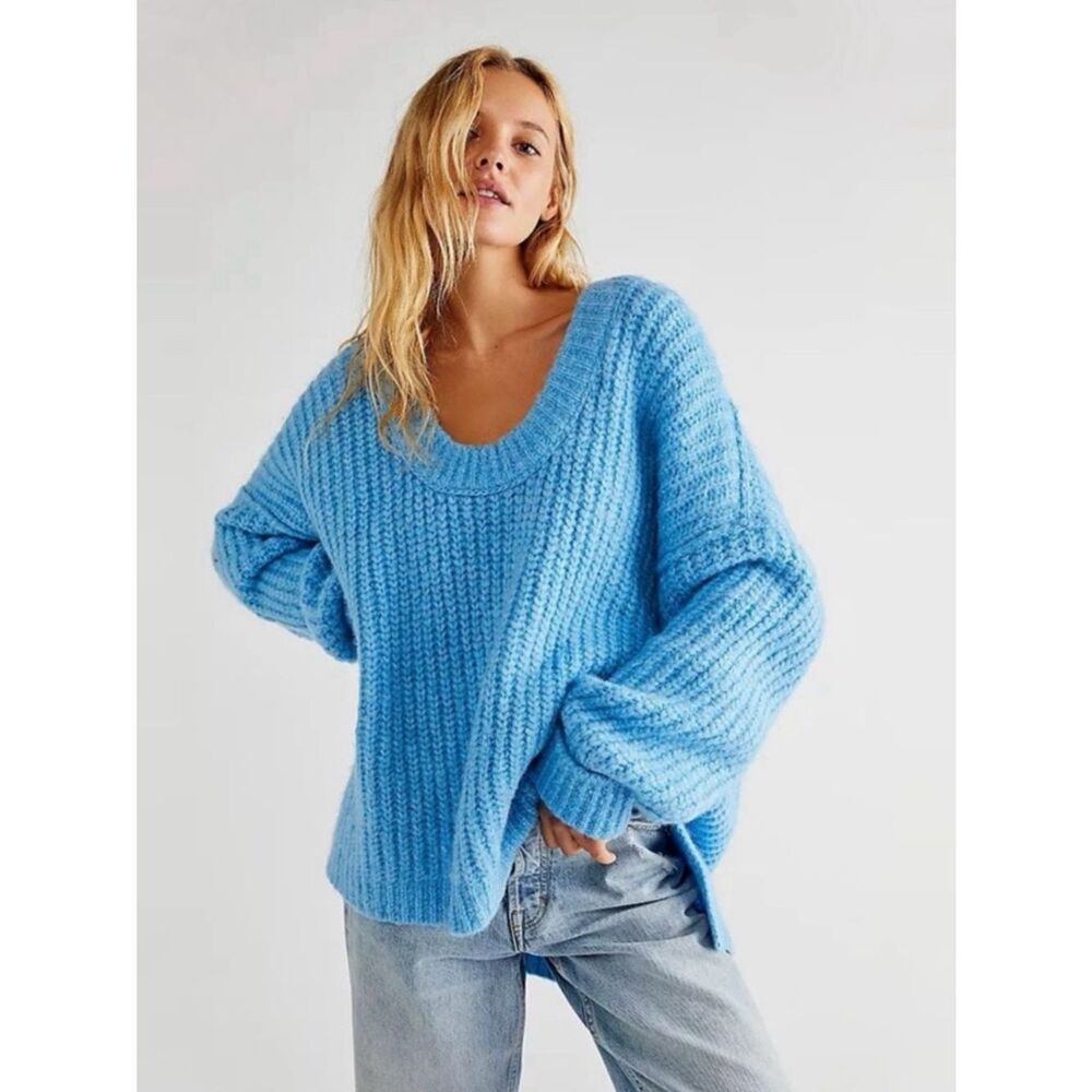Free People True Blue Blue Bell V-Neck Oversized Sweater Sz XS Boho Winter Indie